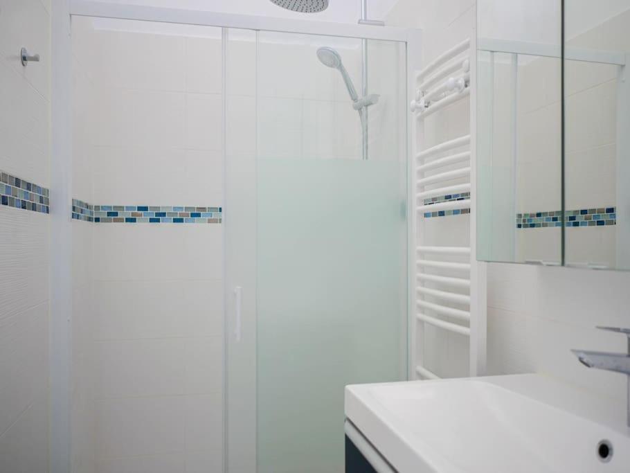 Maisonnette Avec Vue Sur La Exceptionnelle Carqueiranne